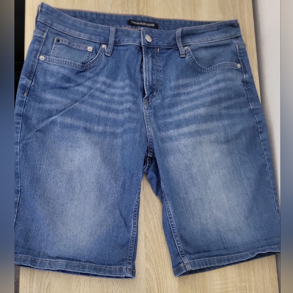 Calvin Klein‎ Denim Shorts. Ladies size 14.